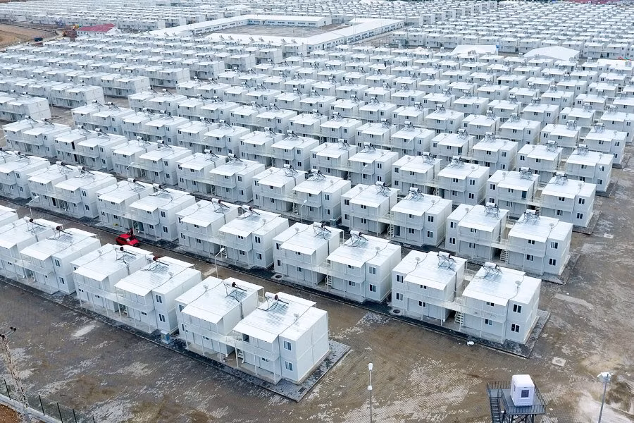 Multi-storey container shelters for emergency refugee relief